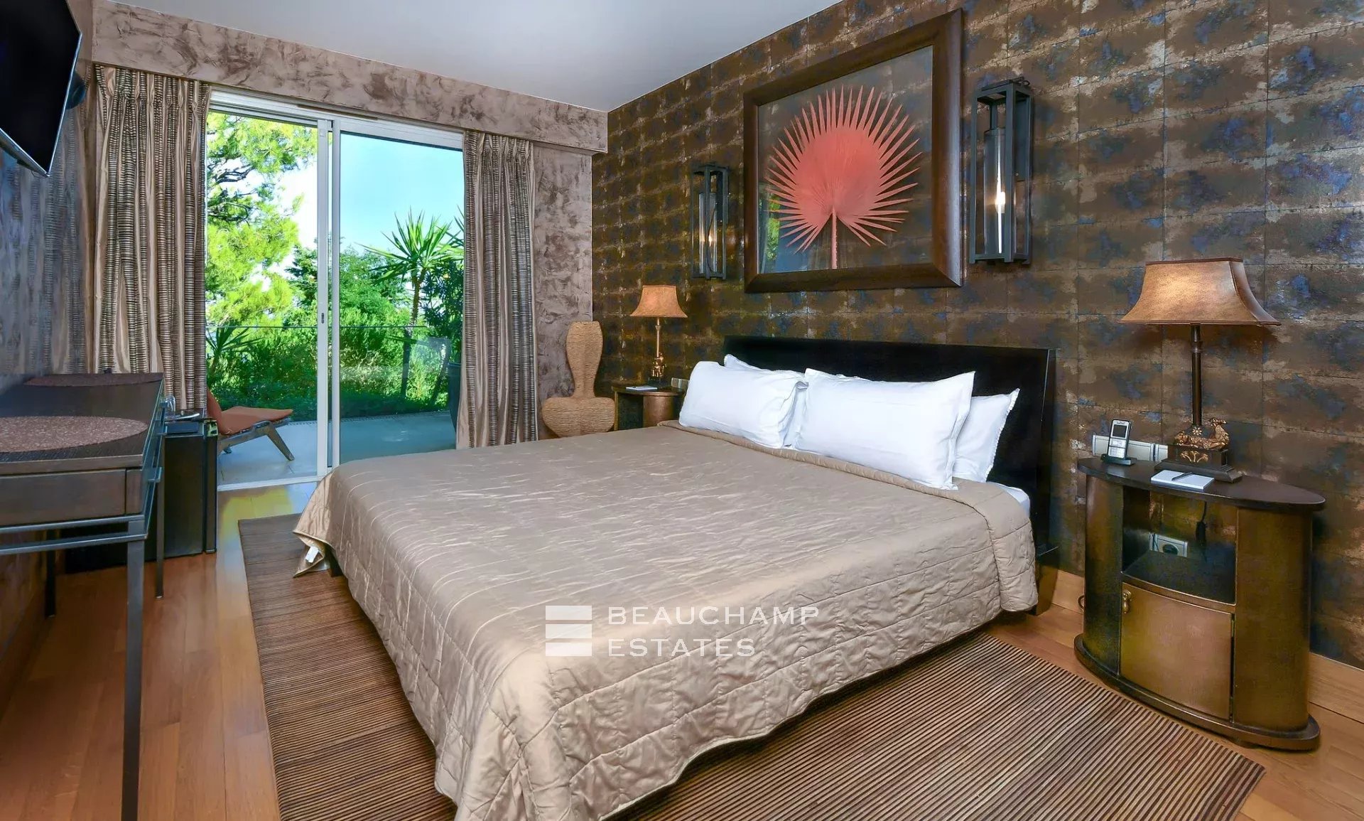 Villa exceptionnelle moderne de 7 chambres avec vue panoramique sur la mer à Saint Jean Cap Ferrat Exceptional modern 7-bedroom villa with panoramic sea views in Saint Jean Cap Ferrat