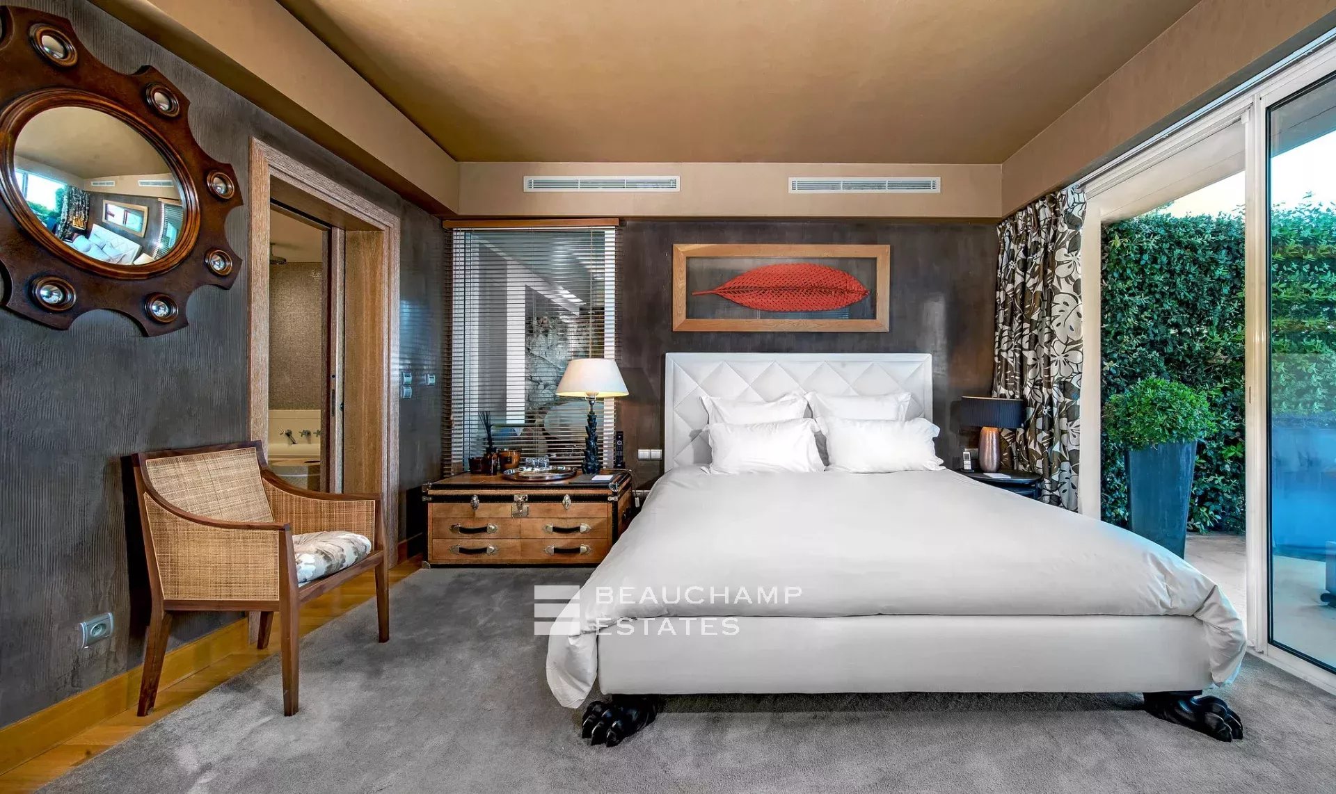 Villa exceptionnelle moderne de 7 chambres avec vue panoramique sur la mer à Saint Jean Cap Ferrat Exceptional modern 7-bedroom villa with panoramic sea views in Saint Jean Cap Ferrat