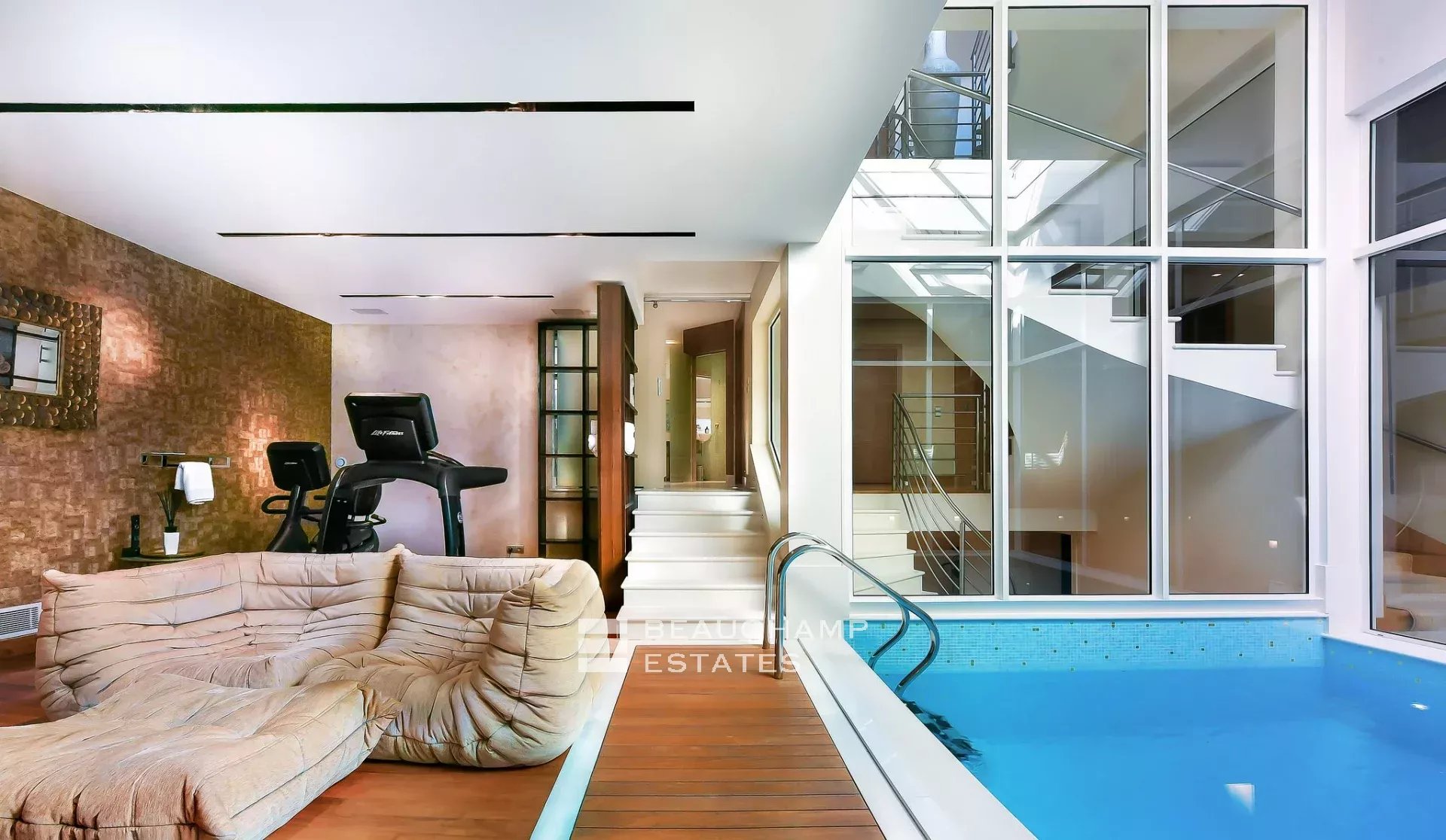 Villa exceptionnelle moderne de 7 chambres avec vue panoramique sur la mer à Saint Jean Cap Ferrat Exceptional modern 7-bedroom villa with panoramic sea views in Saint Jean Cap Ferrat