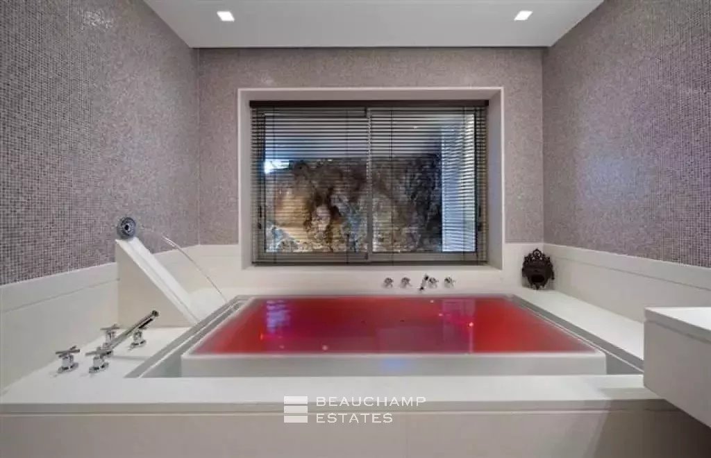 Exceptional modern 7-bedroom villa with panoramic sea views in Saint Jean Cap Ferrat