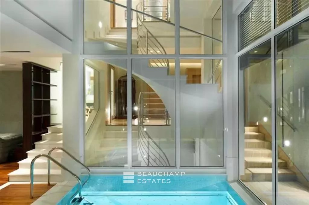 Exceptional modern 7-bedroom villa with panoramic sea views in Saint Jean Cap Ferrat