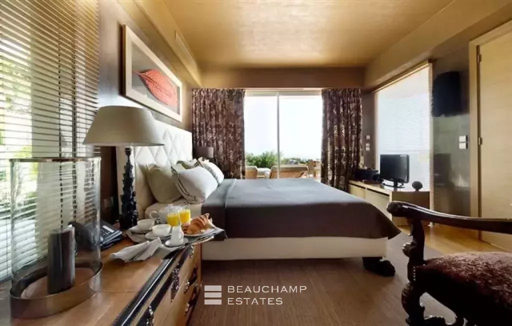 Exceptional modern 7-bedroom villa with panoramic sea views in Saint Jean Cap Ferrat