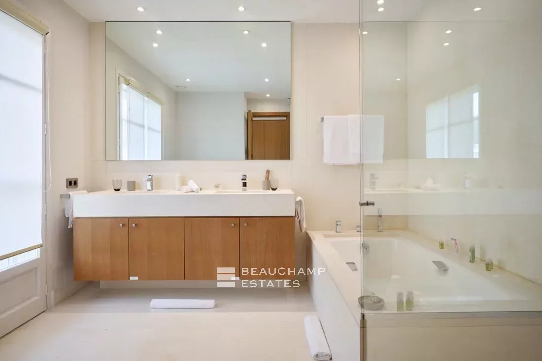 Exceptional Villa in Saint-Jean-Cap-Ferrat Exceptional Villa in Saint-Jean-Cap-Ferrat