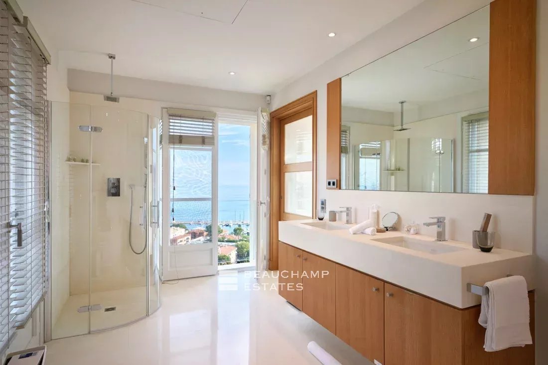 Exceptional Villa in Saint-Jean-Cap-Ferrat Exceptional Villa in Saint-Jean-Cap-Ferrat