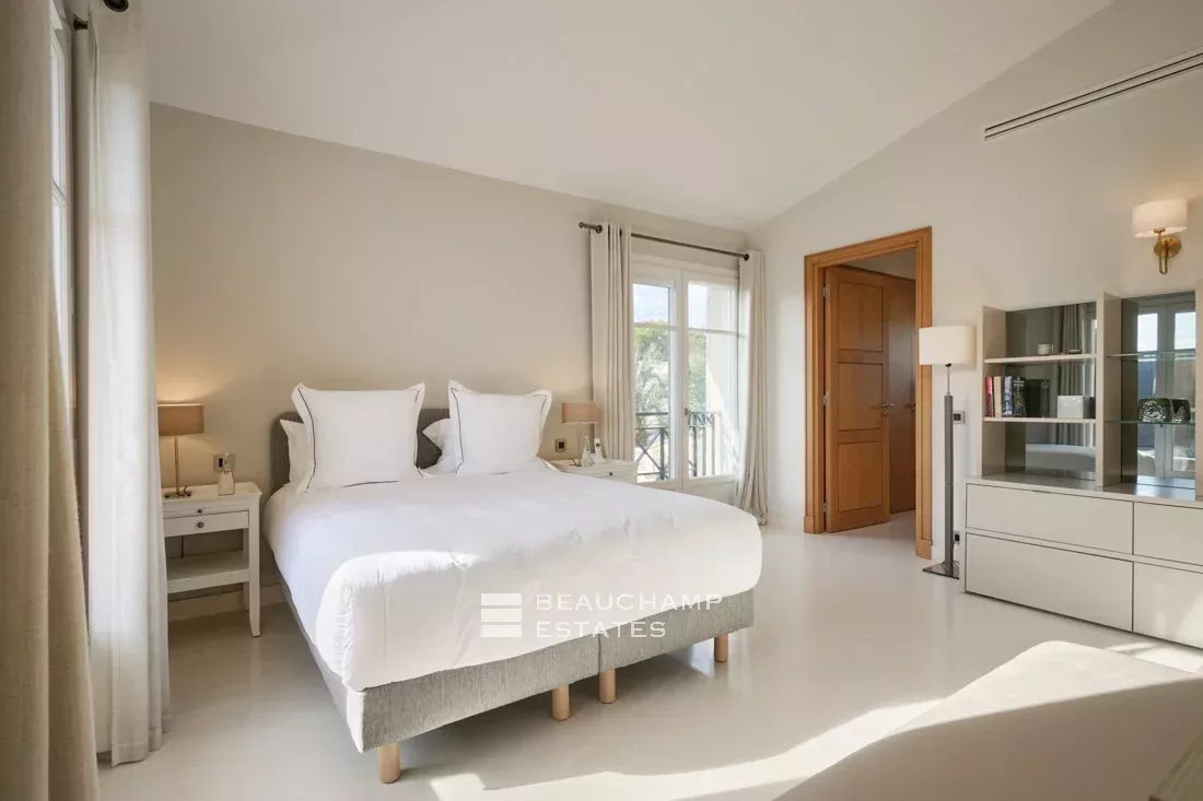 Exceptional Villa in Saint-Jean-Cap-Ferrat Exceptional Villa in Saint-Jean-Cap-Ferrat