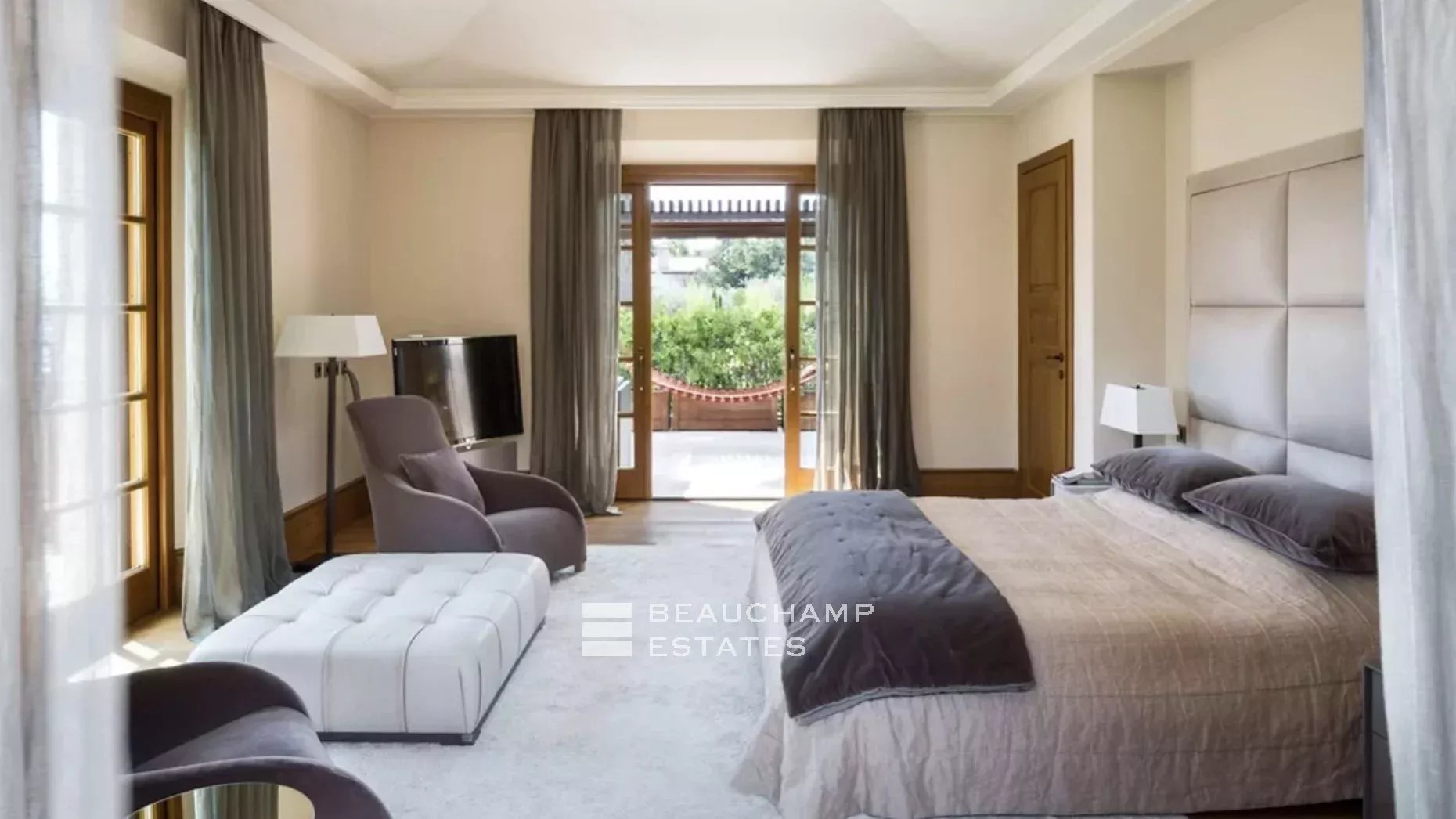 Exceptional waterfront property in Saint Jean Cap Ferrat Exceptional waterfront property in Saint Jean Cap Ferrat