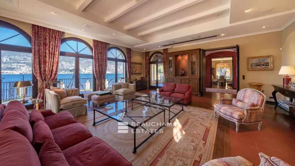 Exceptional waterfront property situated in the most exclusive area of Saint-Jean-Cap-Ferrat