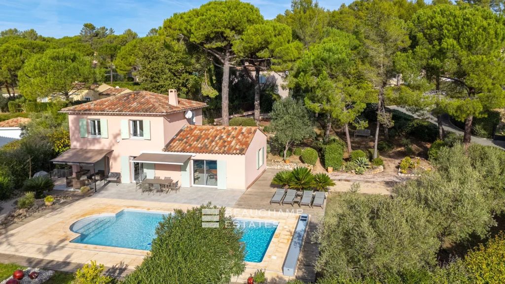 Exclusive – Charming 4-bedroom villa with pool in the upper var