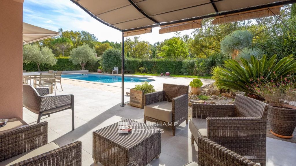 Exclusive – Charming 4-bedroom villa with pool in the upper var