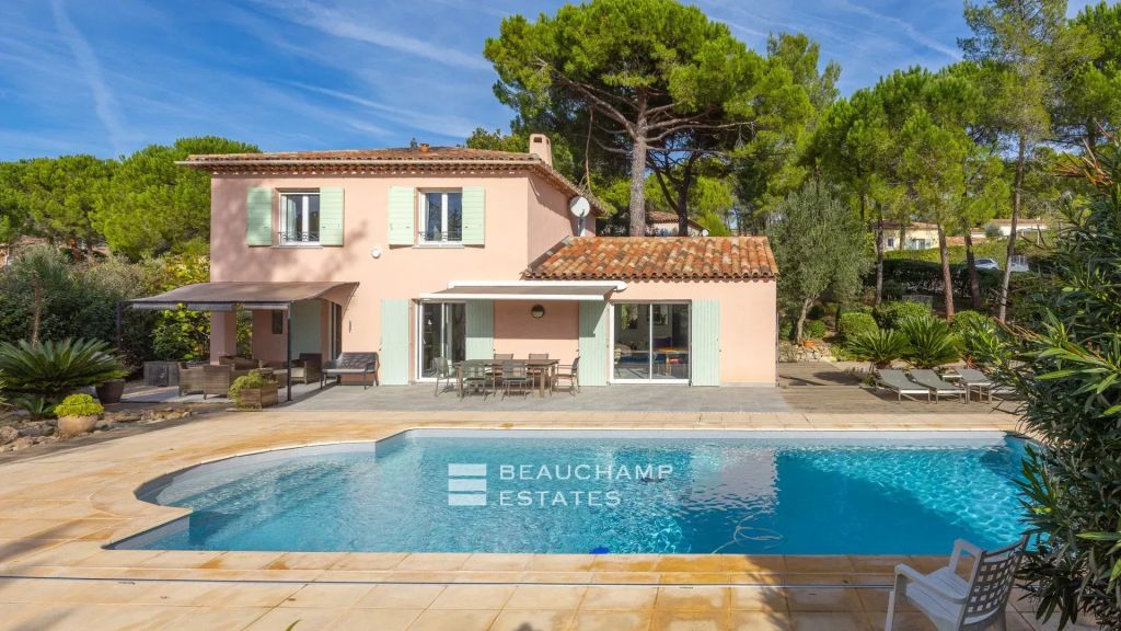 Exclusive – Charming 4-bedroom villa with pool in the upper var