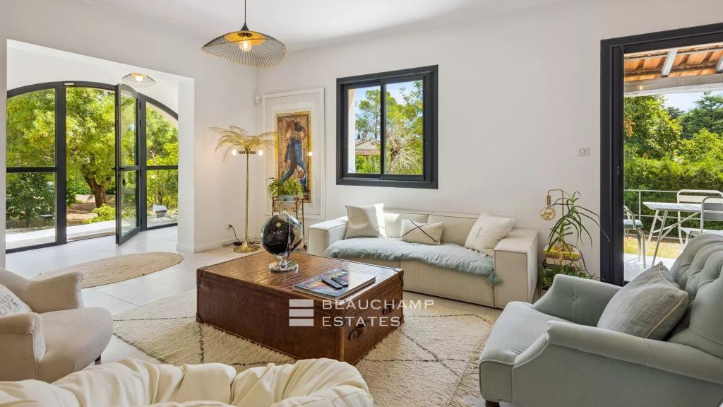 Family Villa with Guest House in a Closed Estate – Tranquillity and Space