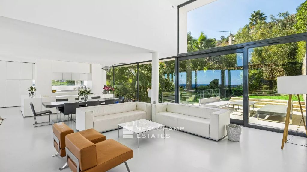 Golfe-Juan – contemporary villa with panoramic sea view