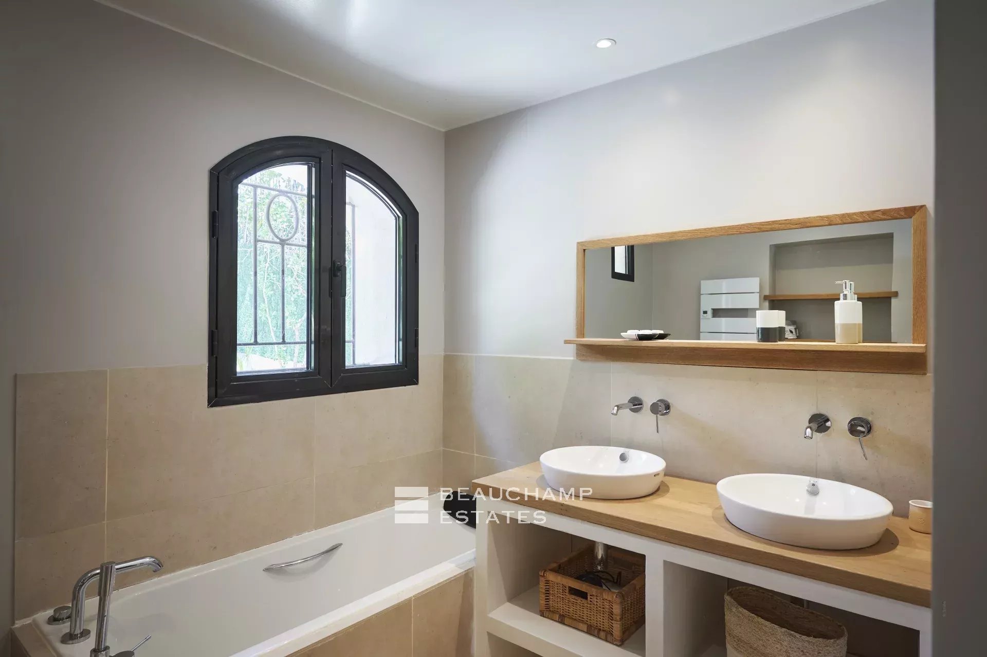 Golfe juan – Villa Néo-provençal – 6 chambres Golfe juan – Néo-provençal Villa – 6 Bedroom