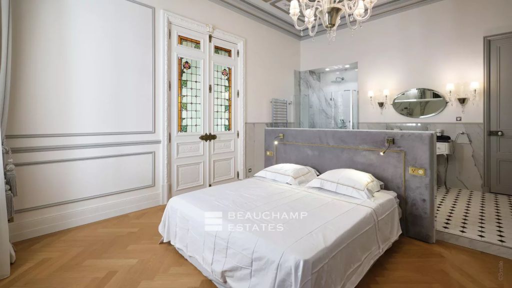 Gorgeous Haussmannian apartment – Very close to the Palais