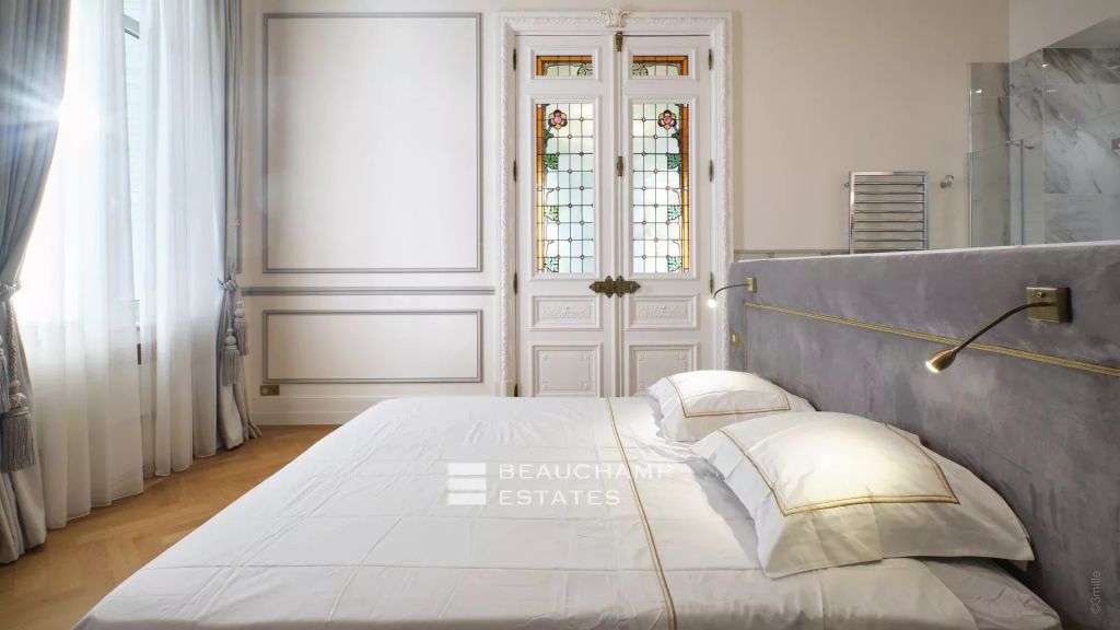 Gorgeous Haussmannian apartment – Very close to the Palais