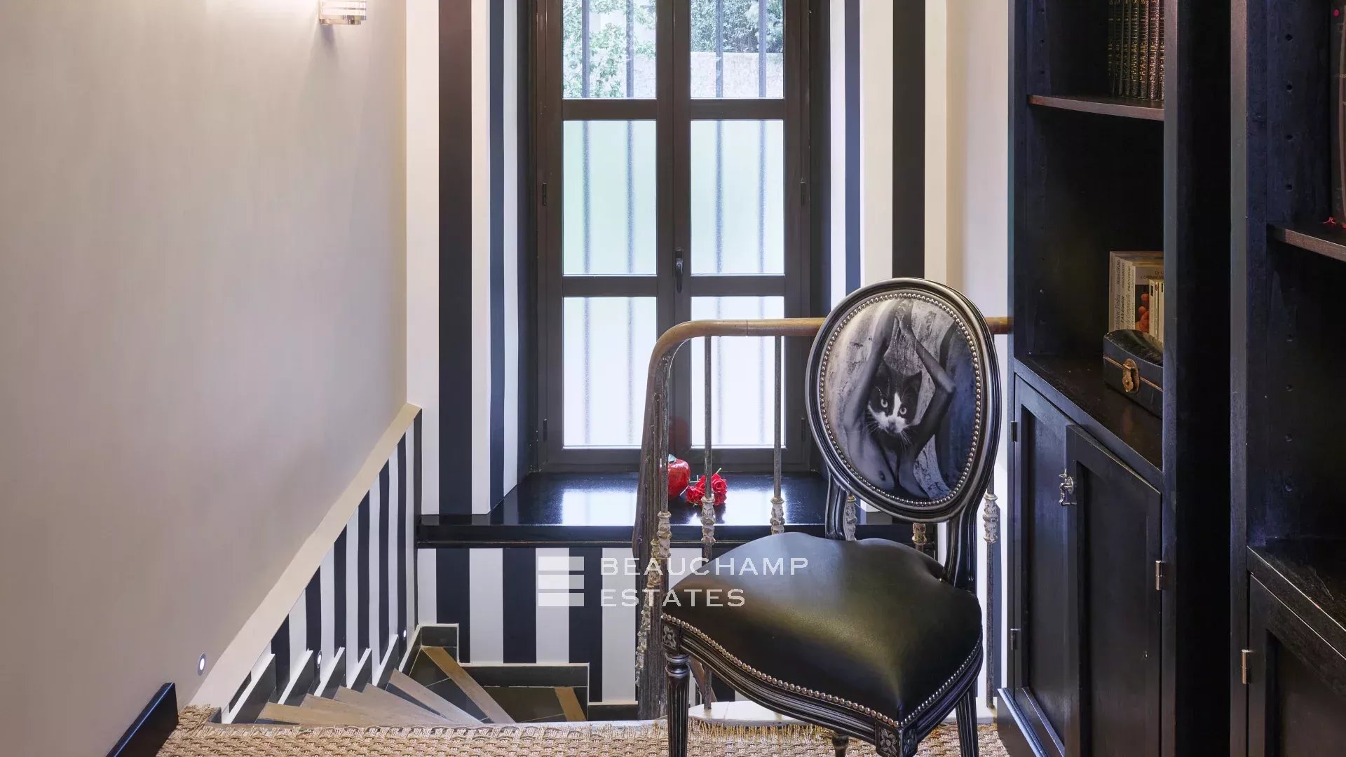 Propriété historique entièrement rénovée au coeur de Cannes Historical property fully renovated in the heart of Cannes