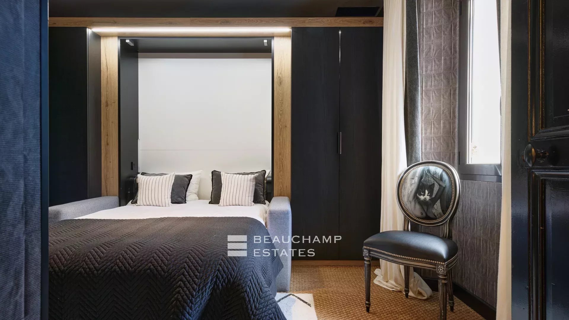 Propriété historique entièrement rénovée au coeur de Cannes Historical property fully renovated in the heart of Cannes