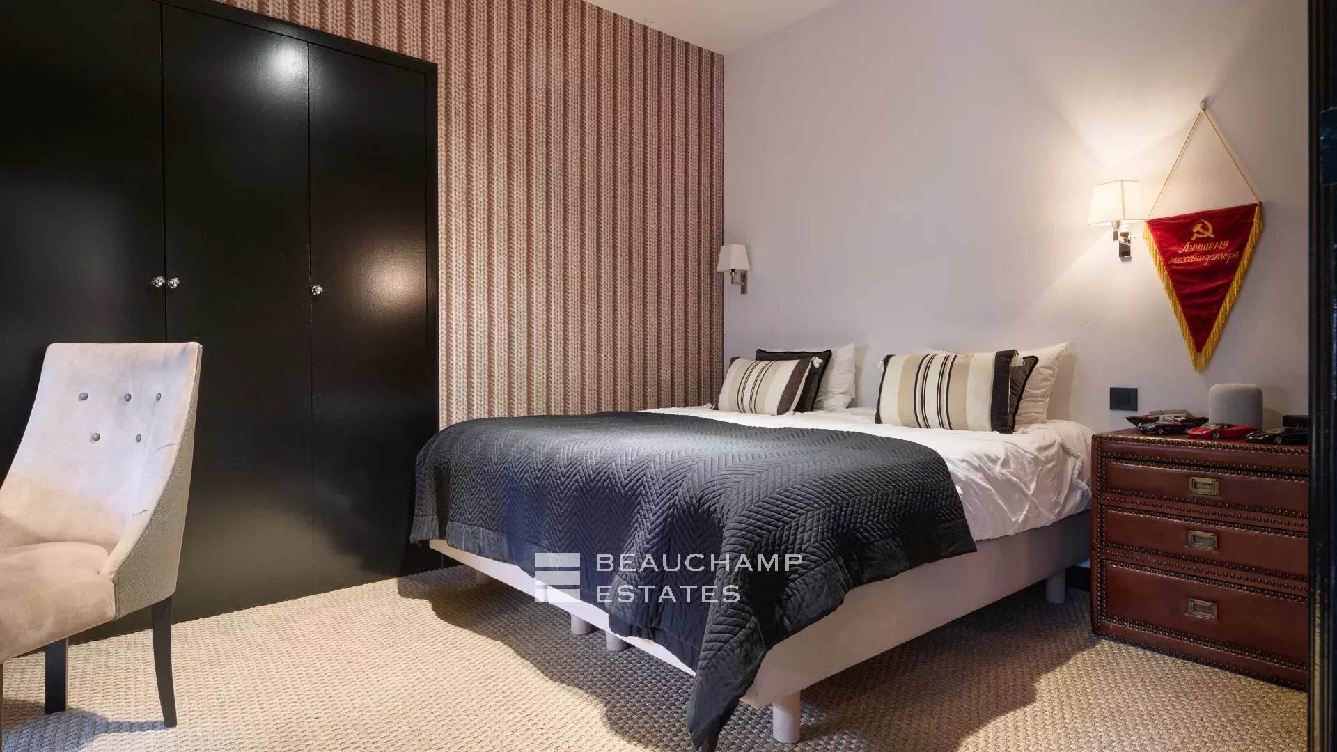 Propriété historique entièrement rénovée au coeur de Cannes Historical property fully renovated in the heart of Cannes