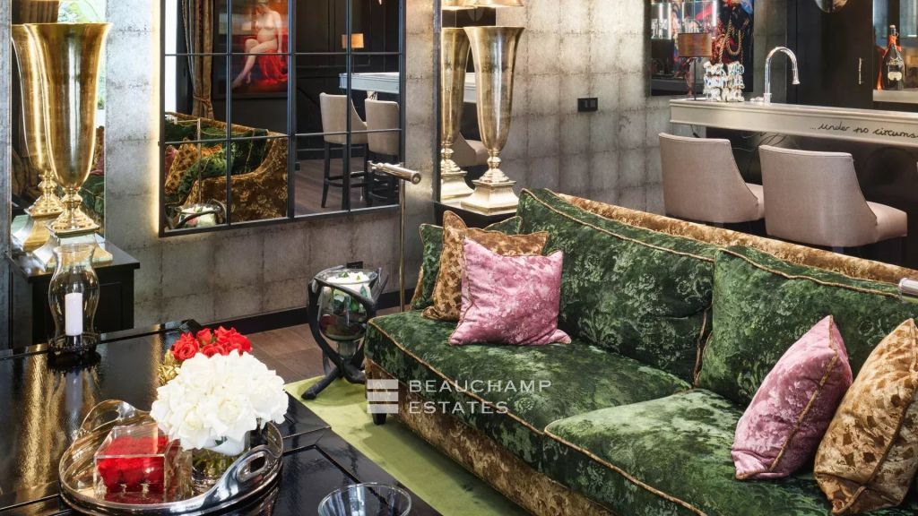 Historical property fully renovated in the heart of Cannes