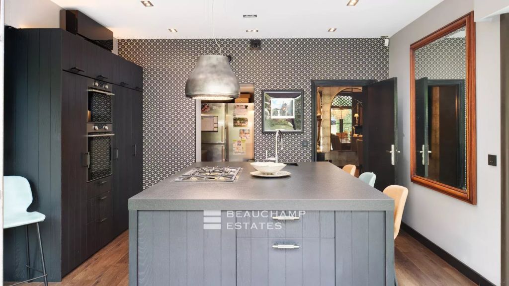 Historical property fully renovated in the heart of Cannes