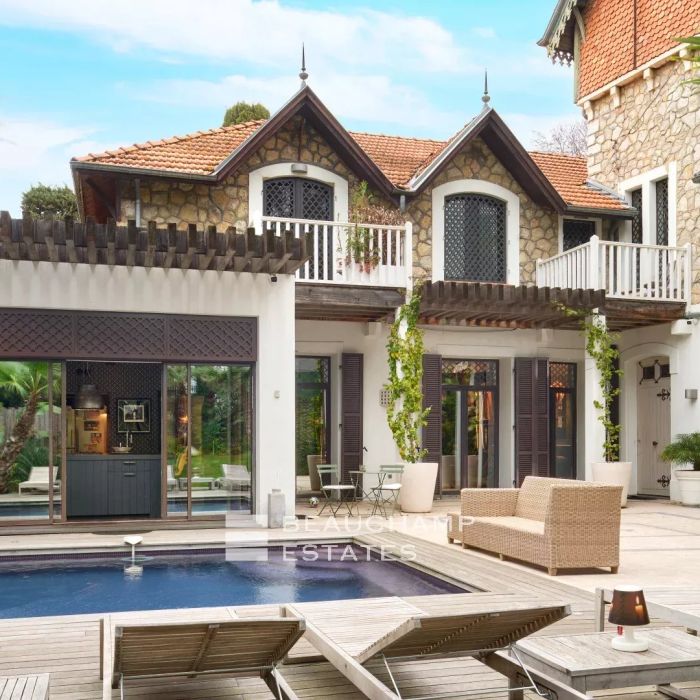 Propriété historique entièrement rénovée au coeur de Cannes