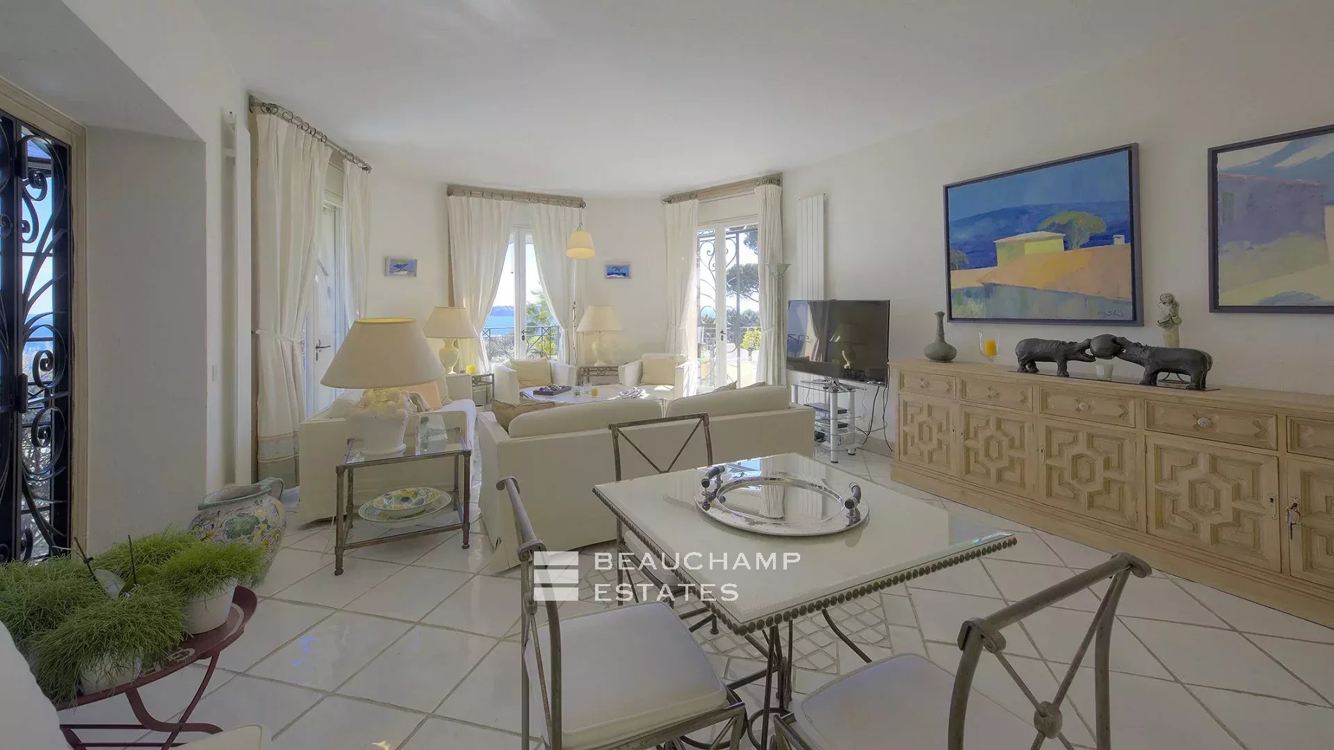 Jolie villa 6 chambres au style provençal avec vue sur la mer à Cannes Lovely 6-bedroom Provençal-style villa with sea view in Cannes