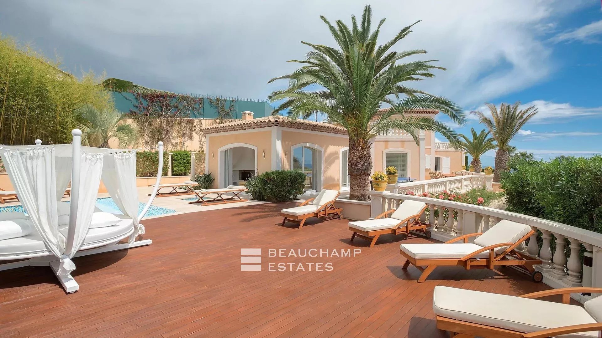 Lovely neo-Provençal villa with 7 bedrooms on the heights of Cannes Lovely neo-Provençal villa with 7 bedrooms on the heights of Cannes