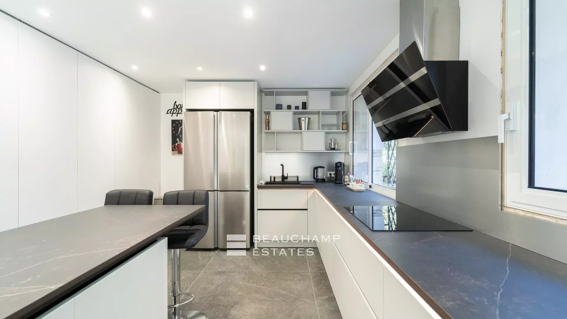 Lovely renovated 5-bedroom villa in the heart of Cannes Lovely renovated 5-bedroom villa in the heart of Cannes