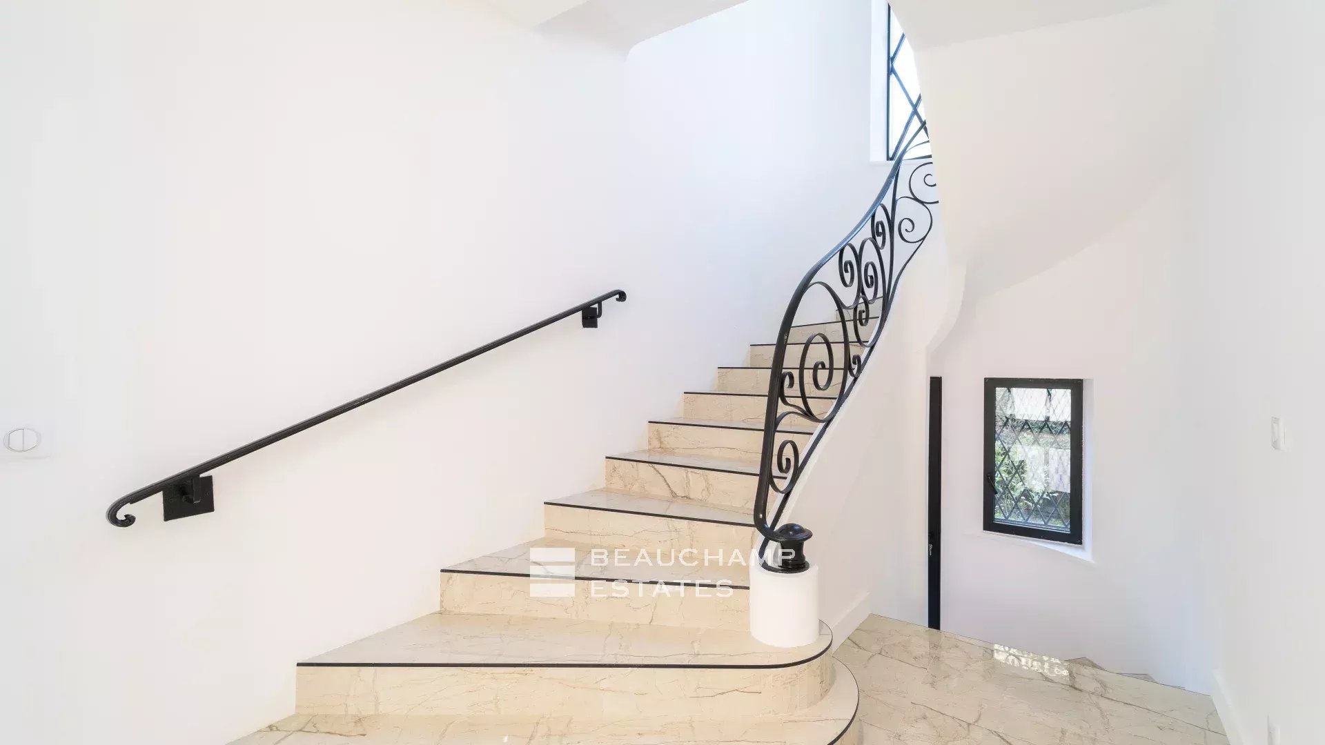 Lovely renovated 5-bedroom villa in the heart of Cannes Lovely renovated 5-bedroom villa in the heart of Cannes