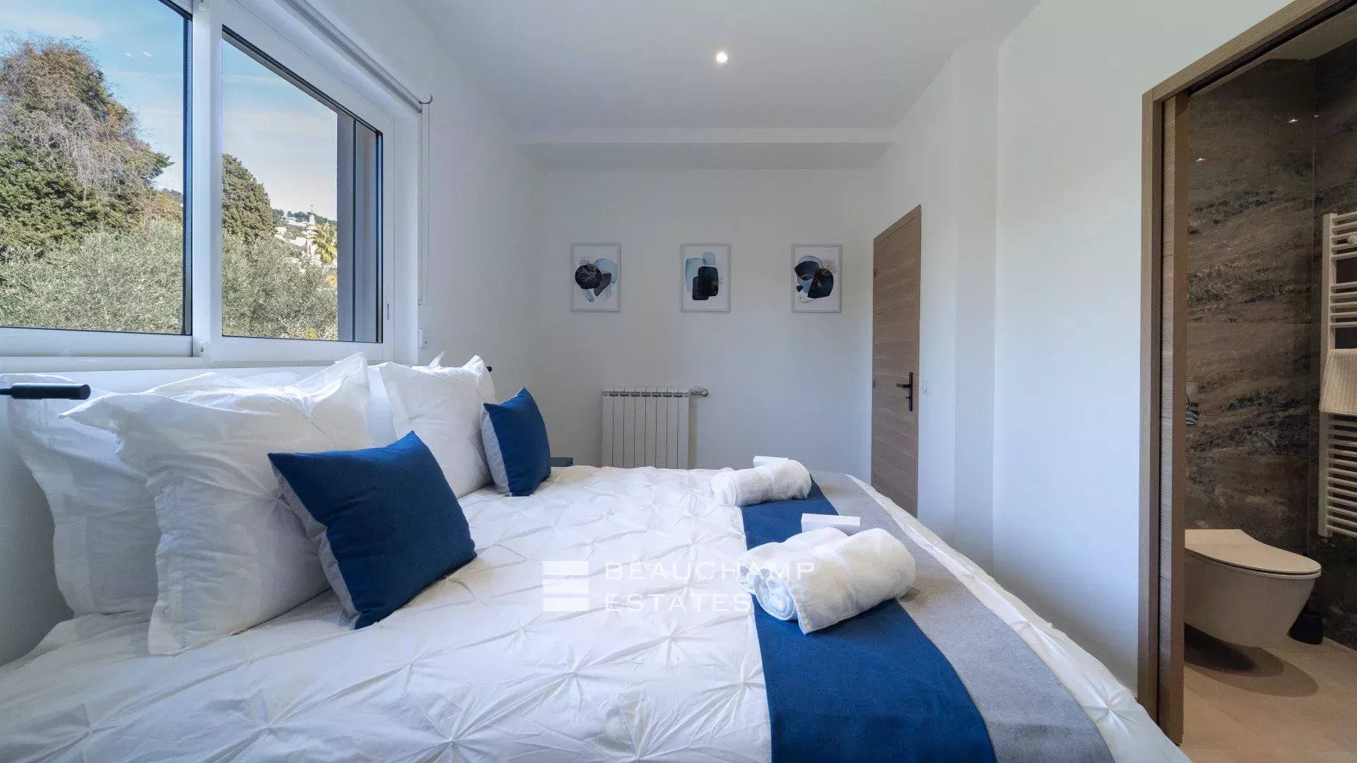 Lovely renovated 5-bedroom villa in the heart of Cannes Lovely renovated 5-bedroom villa in the heart of Cannes