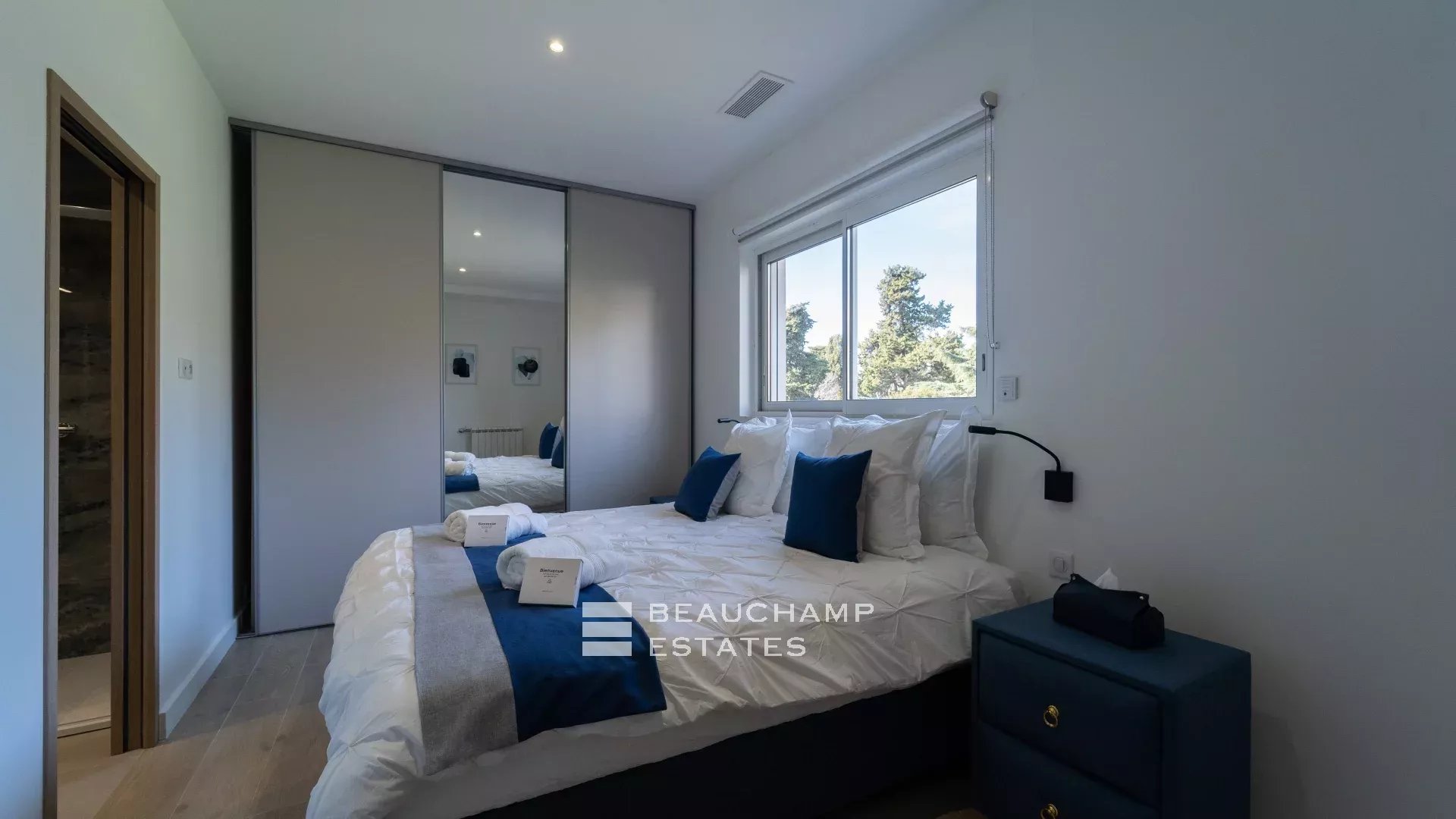 Lovely renovated 5-bedroom villa in the heart of Cannes Lovely renovated 5-bedroom villa in the heart of Cannes