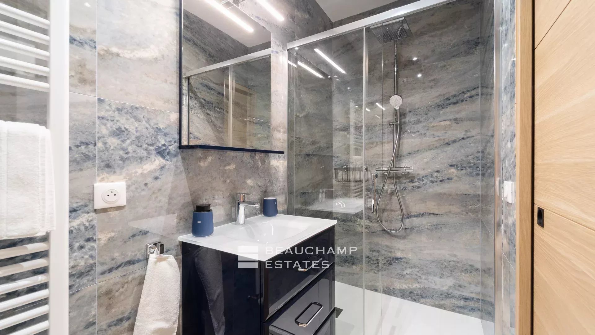 Lovely renovated 5-bedroom villa in the heart of Cannes Lovely renovated 5-bedroom villa in the heart of Cannes