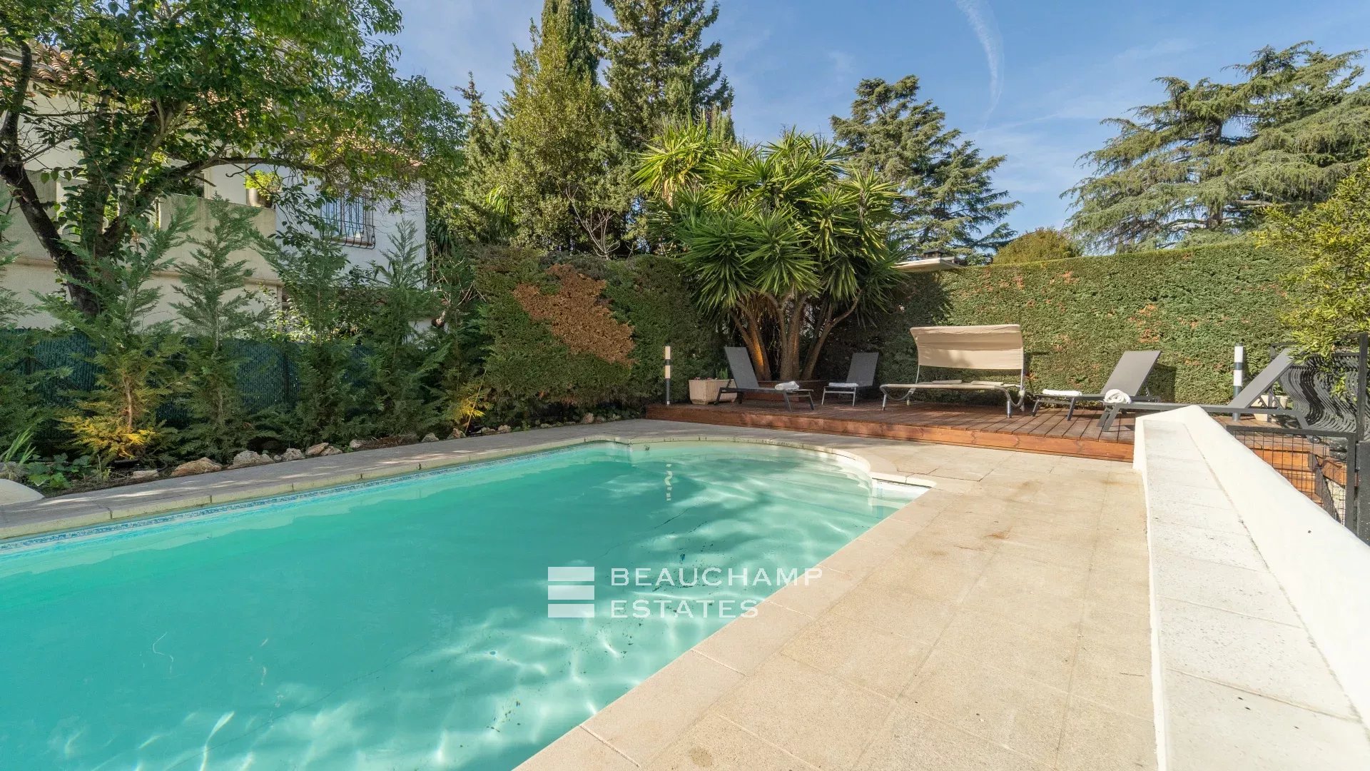 Lovely renovated 5-bedroom villa in the heart of Cannes Lovely renovated 5-bedroom villa in the heart of Cannes