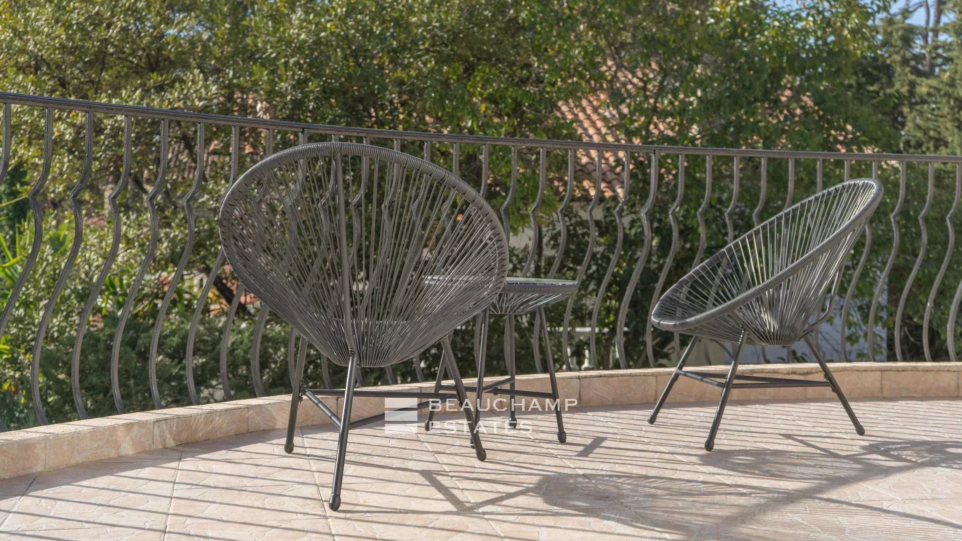 Lovely renovated 5-bedroom villa in the heart of Cannes Lovely renovated 5-bedroom villa in the heart of Cannes