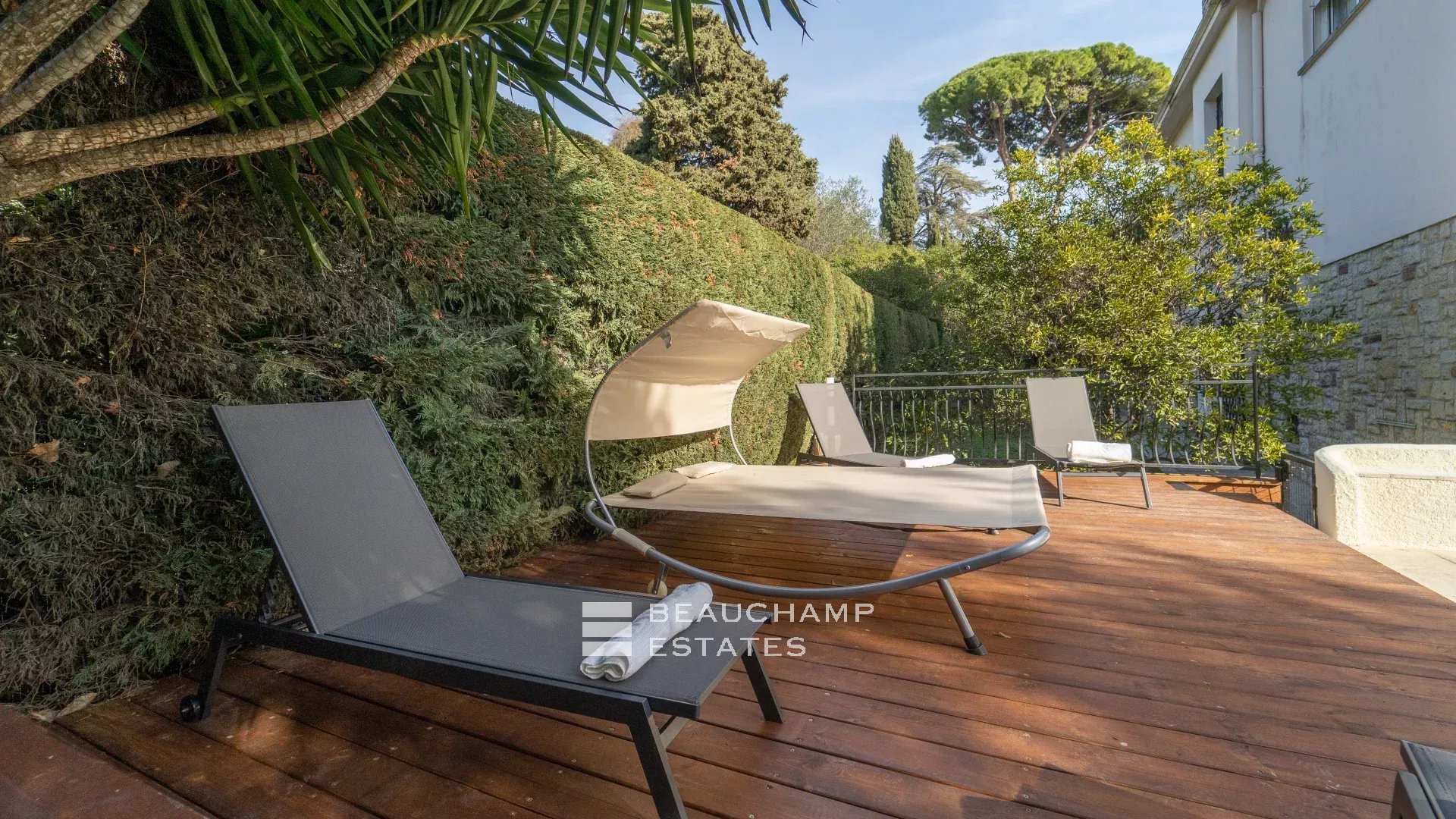 Lovely renovated 5-bedroom villa in the heart of Cannes Lovely renovated 5-bedroom villa in the heart of Cannes