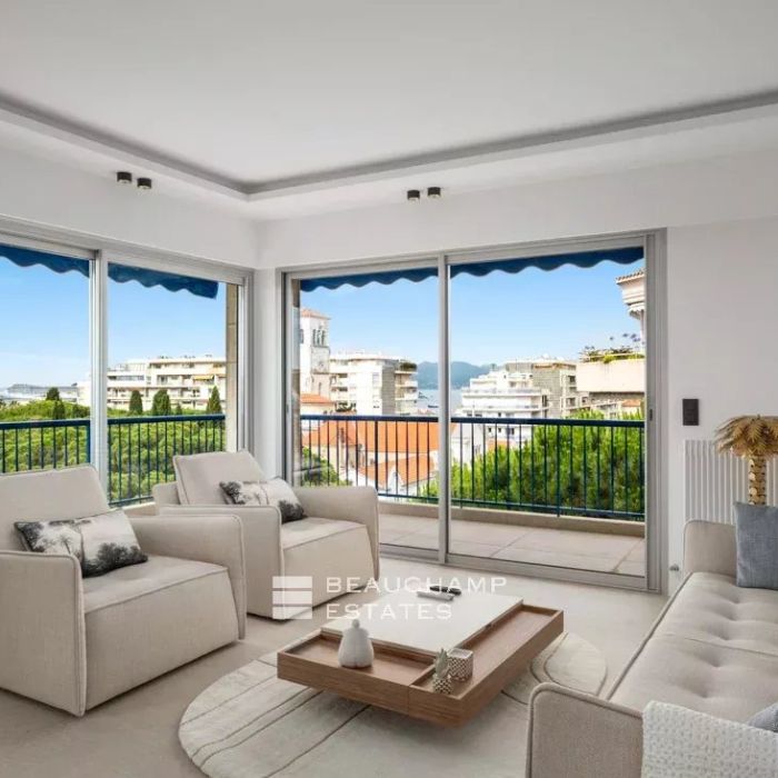 Luxurious 3 En-Suite Bedrooms, Sea View – Cannes Palm Beach