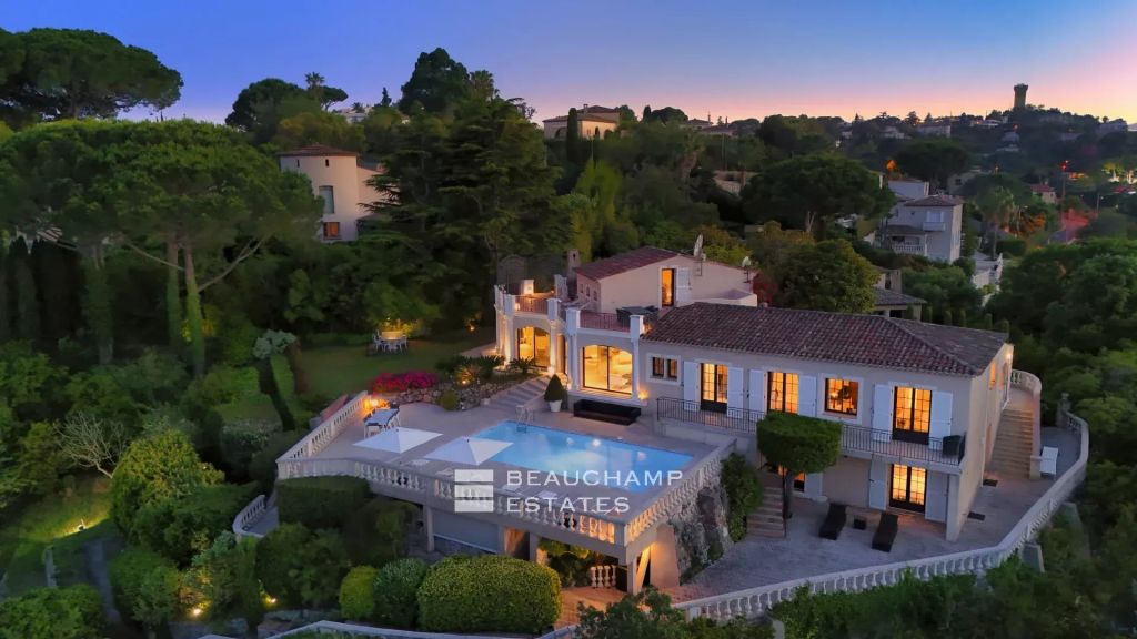 Luxurious 8 Bedroom  Villa Super Cannes Sea View