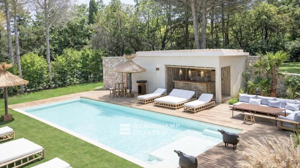 Luxurious Balinese-style villa located in Ramatuelle, just a few minutes from the beaches of Pampelonne