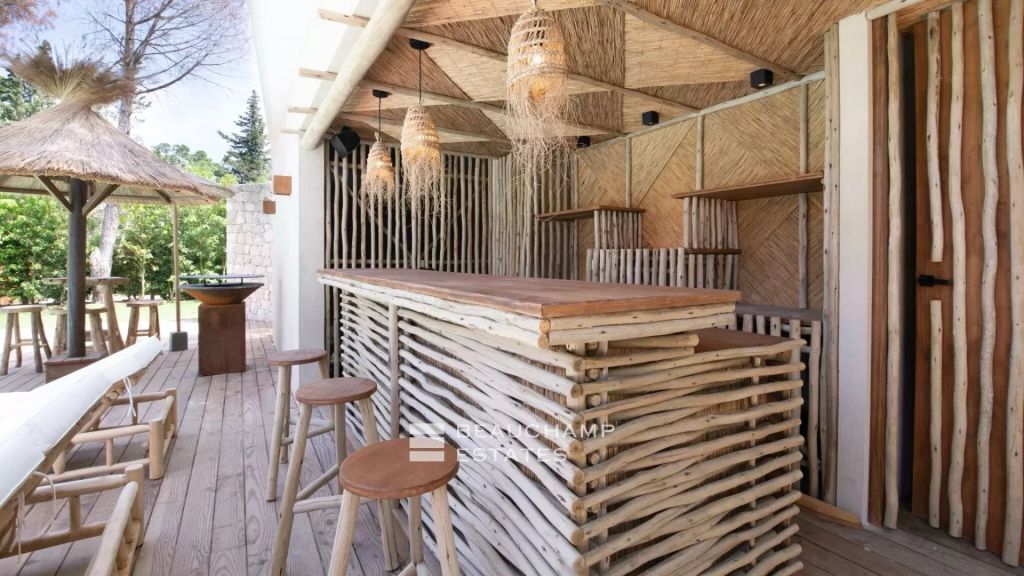 Luxurious Balinese-style villa located in Ramatuelle, just a few minutes from the beaches of Pampelonne