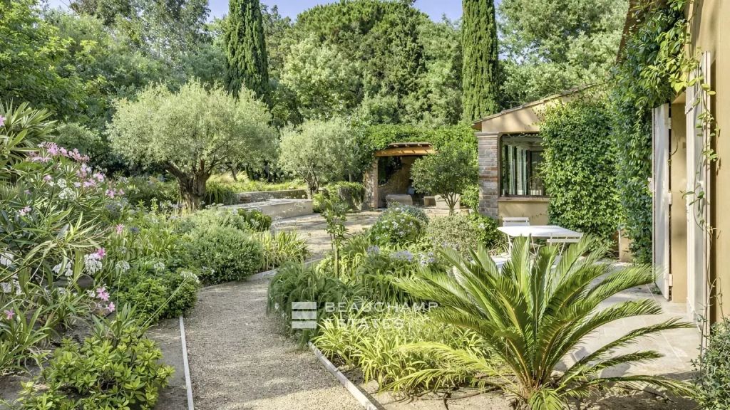 Luxurious Provençal villa within walking distance of Pampelonne Beach