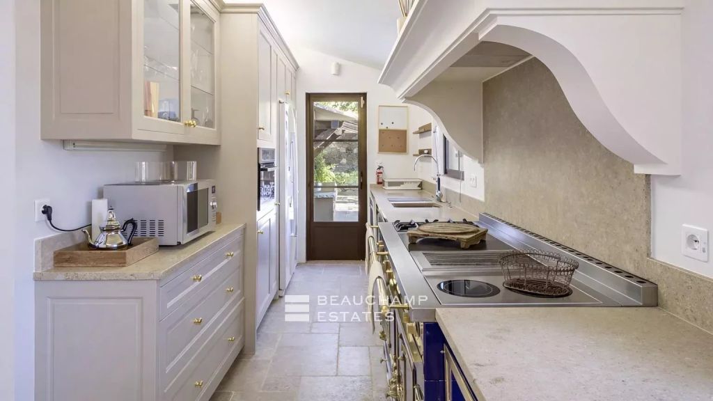 Luxurious Provençal villa within walking distance of Pampelonne Beach