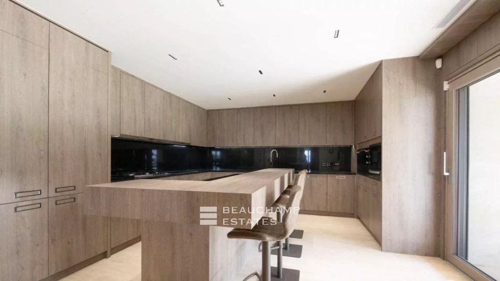 Prestigious contemporary property within a private gated estate, enjoying sweeping panoramic views over Saint-Tropez