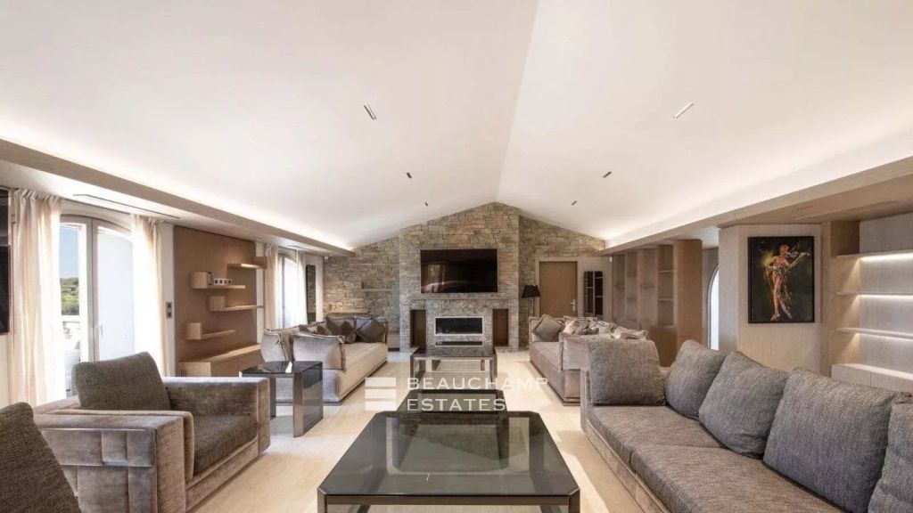 Prestigious contemporary property within a private gated estate, enjoying sweeping panoramic views over Saint-Tropez