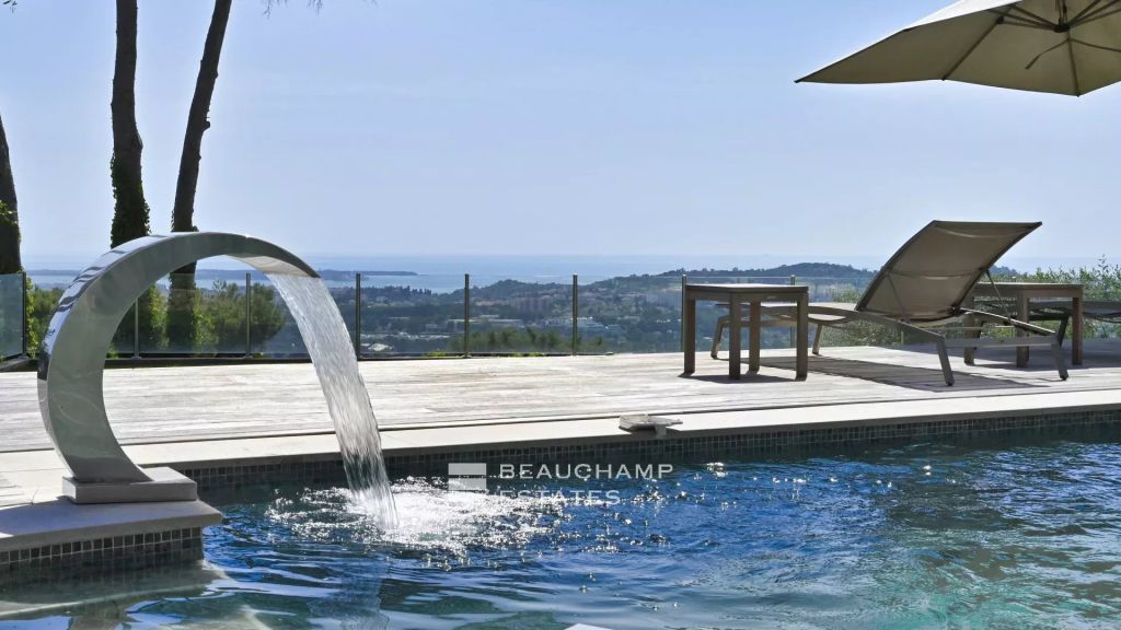 Luxury 5-Bedroom Property with Sea View, Pool, Tennis Court, Gym, and Sauna in Mougins