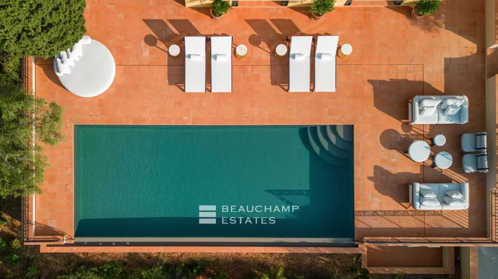 Luxury classic villa at Saint-Jean-Cap-Ferrat