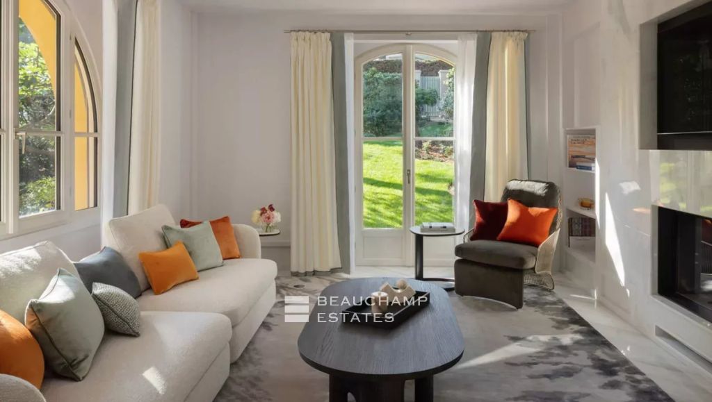 Luxury classic villa at Saint-Jean-Cap-Ferrat