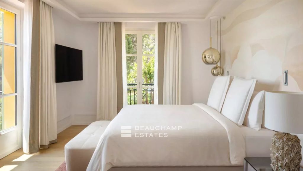 Luxury classic villa at Saint-Jean-Cap-Ferrat