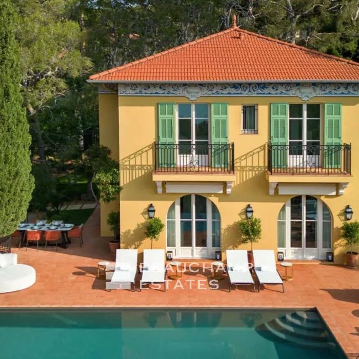 Luxury classic villa at Saint-Jean-Cap-Ferrat