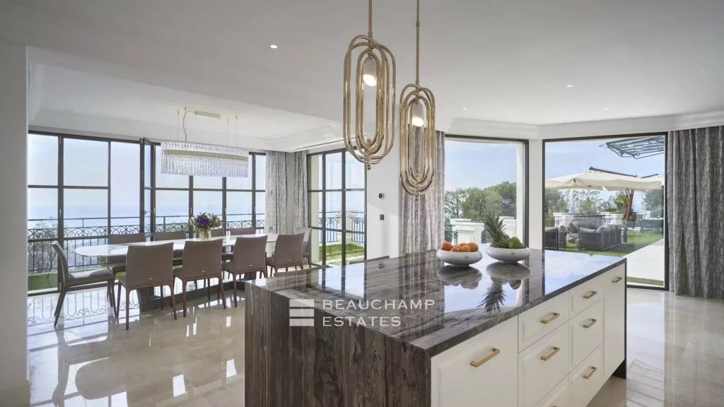 Villefranche-sur-Mer – Panoramic Sea View 6-Bedroom Villa with Pool and Spa