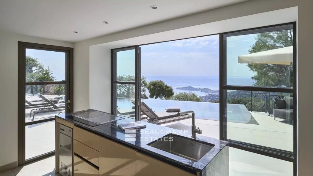 Villefranche-sur-Mer – Panoramic Sea View 6-Bedroom Villa with Pool and Spa